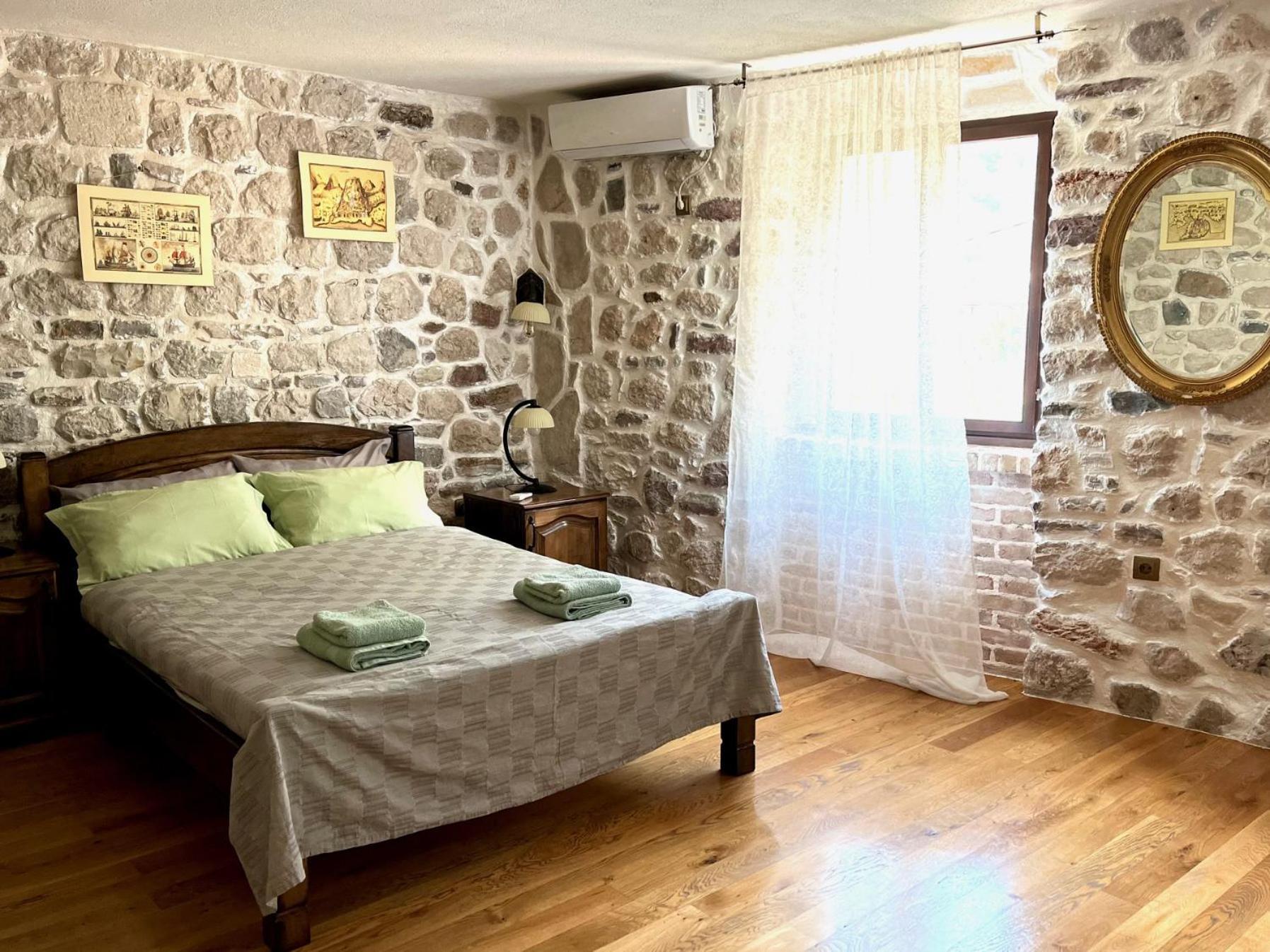 Una Apartments Kotor Exterior photo